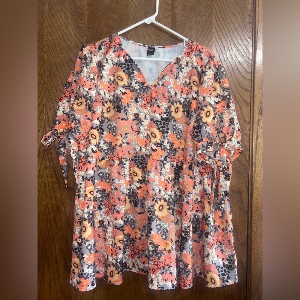 SHEIN Emery Rose 1X floral peplum short sleeve top NWOT - Picture 6 of 7